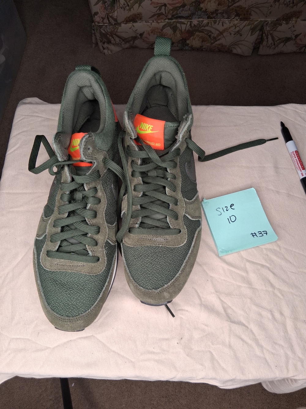 Nike Men’s Olive Green Low-Top Sneakers